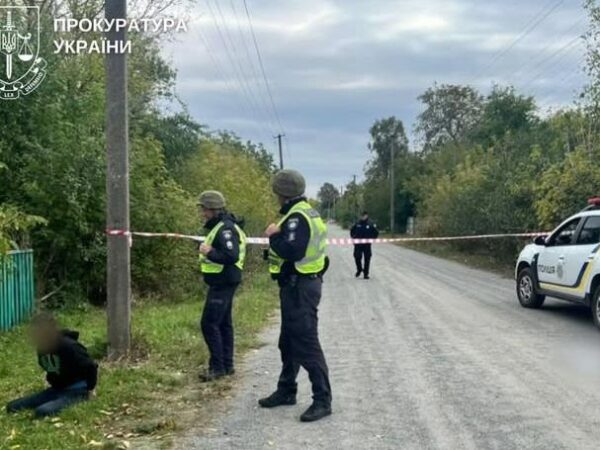 Новини України - На Житомирщині чоловік зарізав дружину та доньку