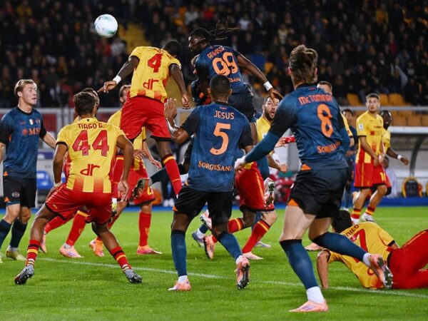 Новини спорту - Наполі мінімально перемогла Лечче на виїзді