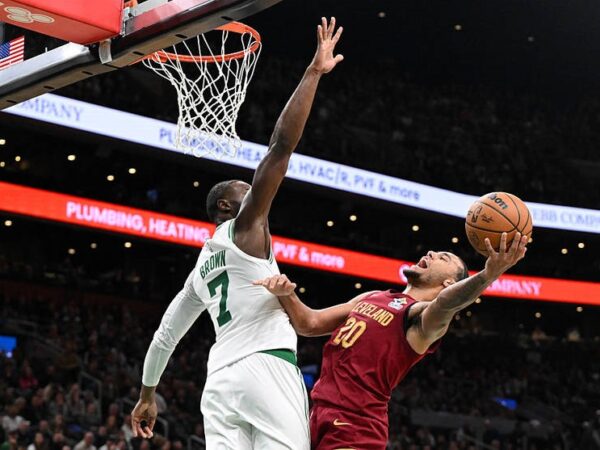 Новини спорту - НБА: Лейкерс вирвали перемогу на останніх секундах