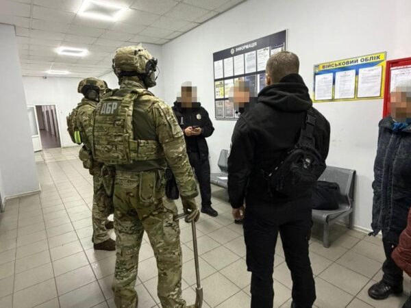 Новини України - Ни Київщині поліціянт "кришував" наркобізнес за $10 тисяч