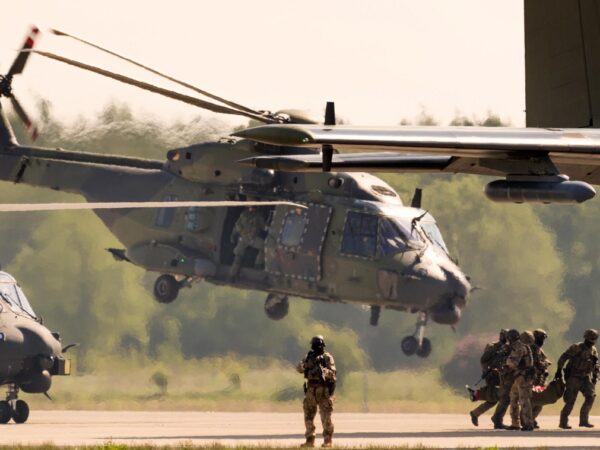 Новини світу - Нідерландські солдати зіткнулися з невідомими дронами в Польщі