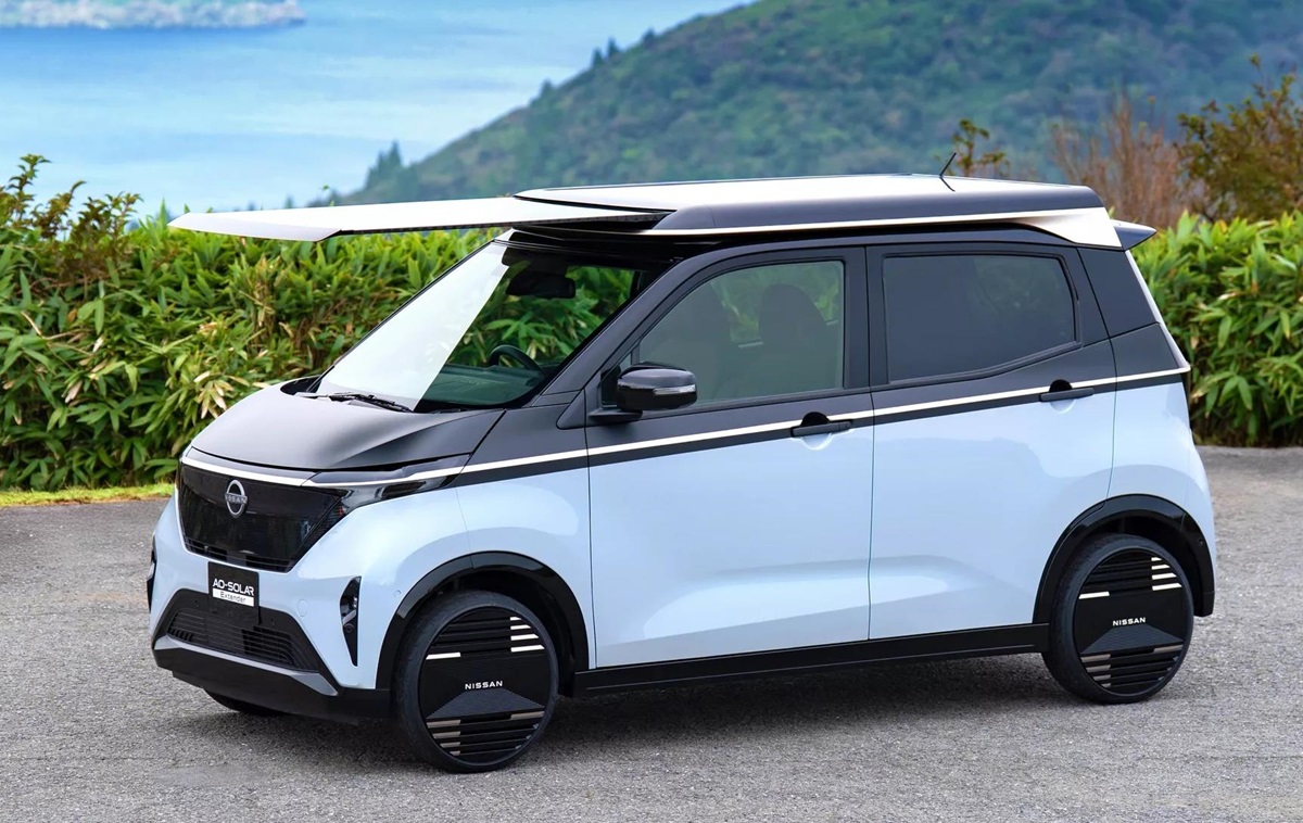 Авто новини - Nissan встановить сонячні батареї на даху електромобілів