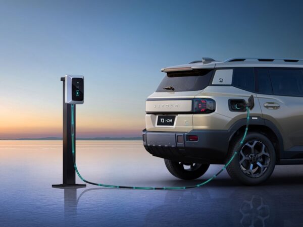 Авто новини - Перша гібридна модель від JETOUR незабаром в Україні!