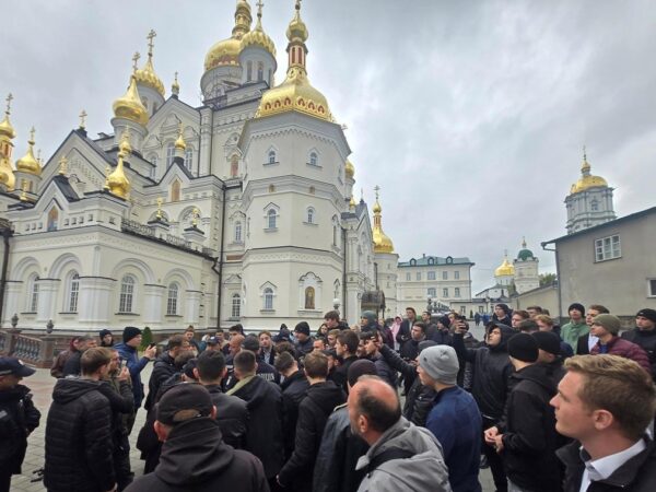 Новини України - Поліція розслідує провокації в Почаївській лаврі під час обшуків