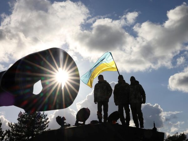 Новини України - Президент продовжив воєнний стан і мобілізацію