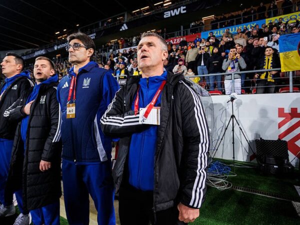 Новини спорту - Ребров відчуває гордість за своїх гравців, закликаючи їх бути на позитиві