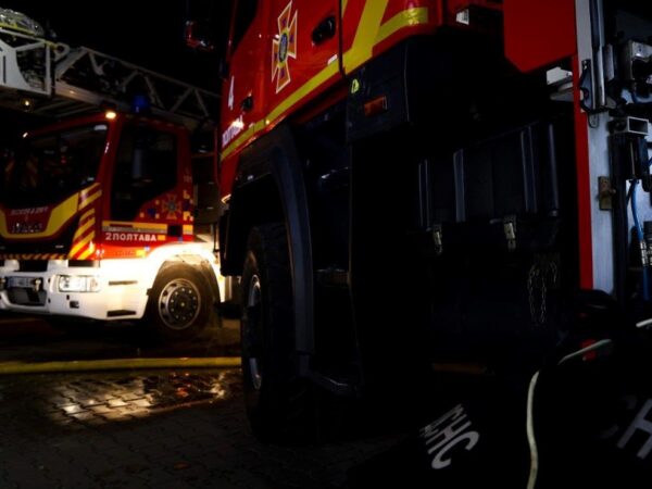 Новини України - РФ ударила по Полтаві: пожежа охопила склад