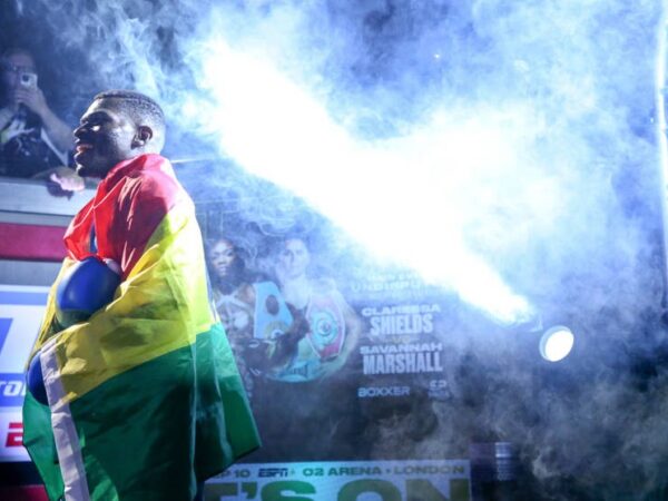 Новини спорту - Річард Коммі проведе другий бій після вересневого