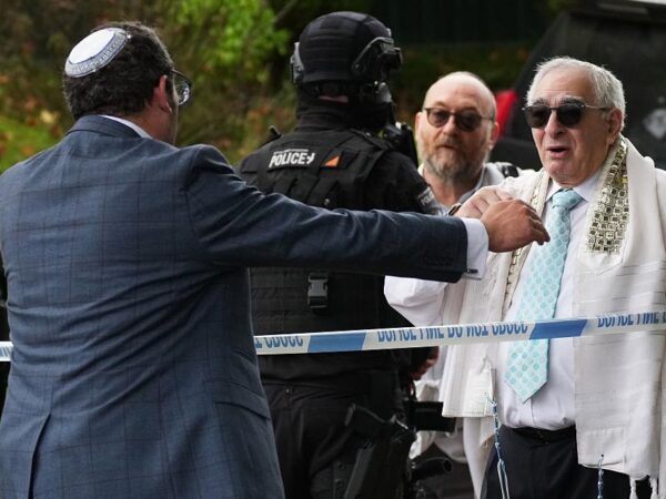 Новини світу - Різанина в синагозі в Британії: двоє загиблих, нападник убитий