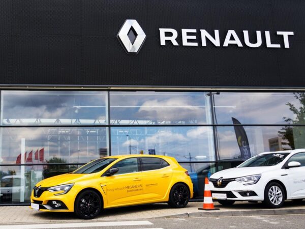 Новини бізнесу - Росія наклала санкції на Renault за допомогу Україні