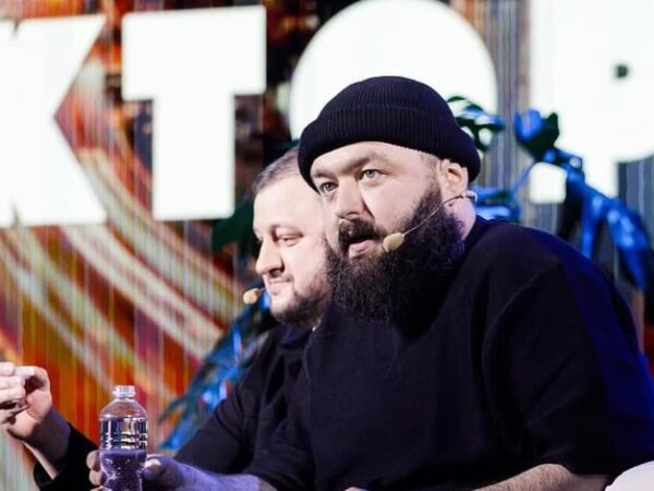 Новини культури - Росіяни пошкодили квартиру зірки Ліги сміху