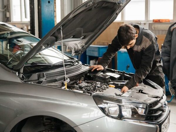 Новини бізнесу - Російський автогігант програє ринок китайським брендам - СЗРУ