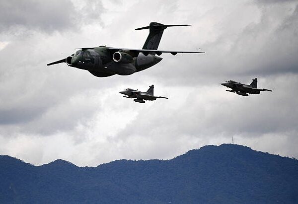 Новини світу - Швеція надасть Києву літаки радіолокації та Gripen