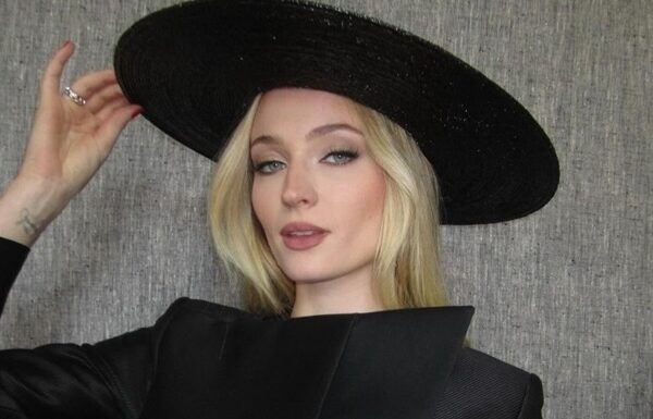 Новини культури - Софі Тернер і Кріс Мартін почали зустрічатися - ЗМІ