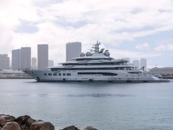 Новини світу - Стало відомо, хто купив яхту російського олігарха Керімова