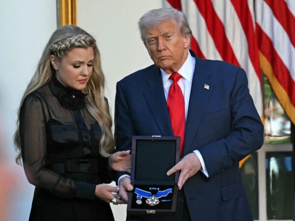 Новини світу - Трамп посмертно нагородив Кірка найвищою громадянською нагородою
