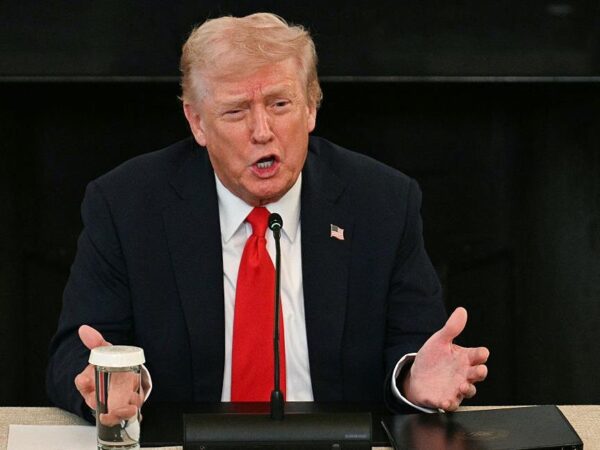 Новини політики - Трамп вірить, що врегулює війну РФ проти України