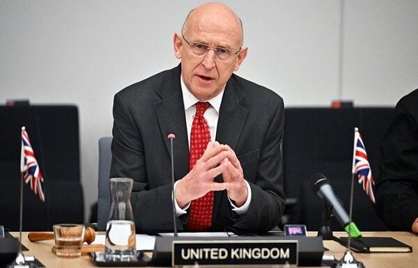 Новини світу - У Британії солдатам дозволять збивати дрони біля військових об'єктів