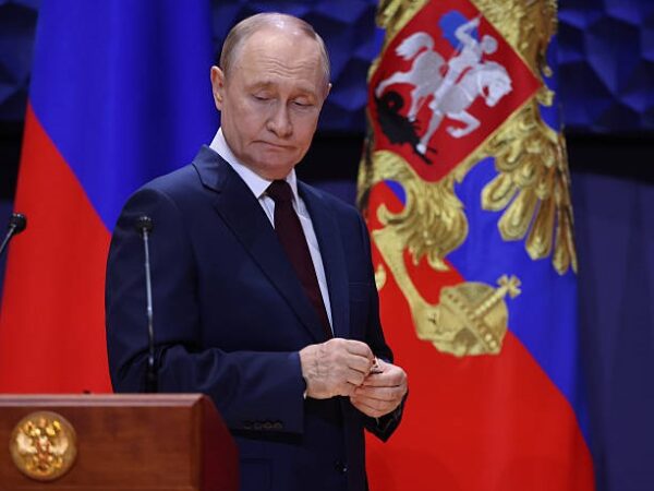Новини світу - У день народження Путіна в якутському місті оголосили жалобу: реакція в РФ