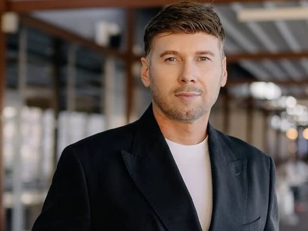 Новини культури - У дім українського режисера Олексія Комаровського влучив ворожий дрон