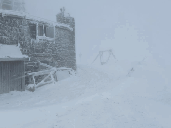 Новини України - У Карпатах намело пів метра снігу й вдарив мороз