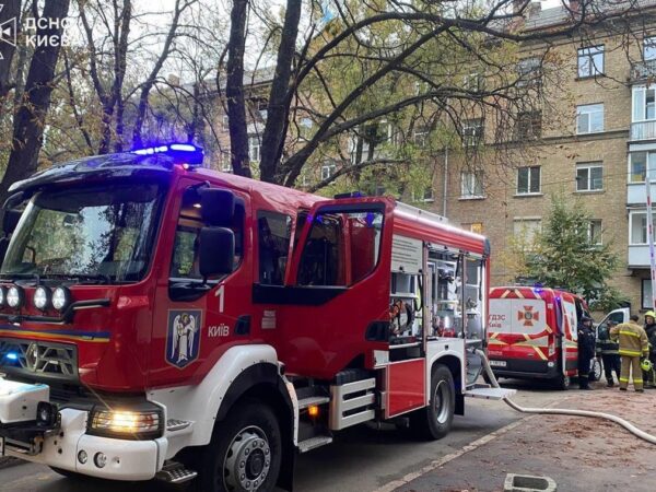 Новини Києва - У Києві сталася пожежа в багатоповерхівці: є загиблий
