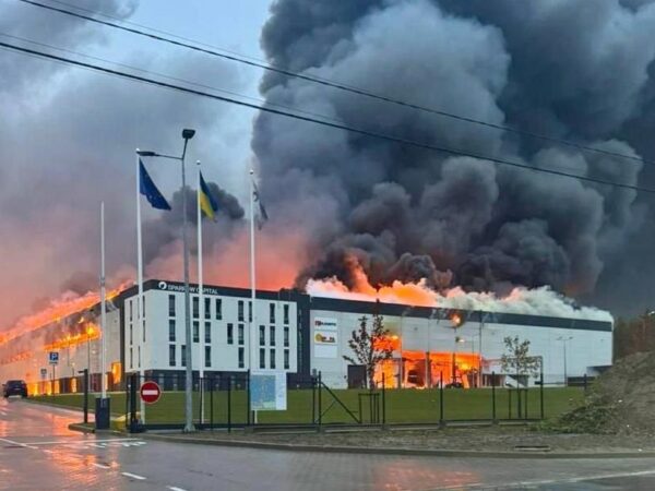 Новини України - У Львові горить індустріальний парк