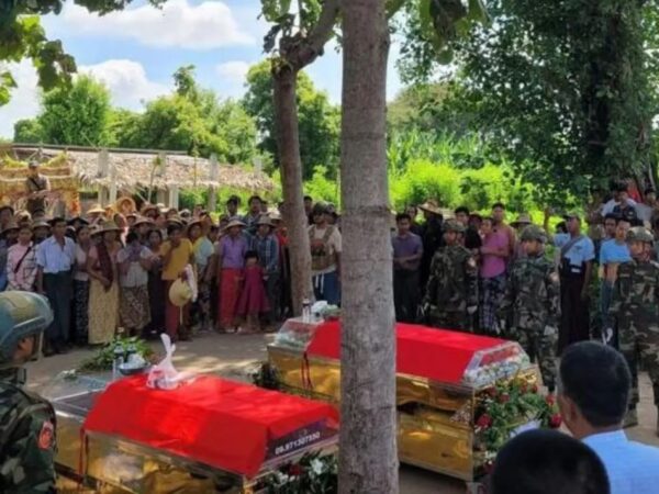 Новини світу - У М'янмі на антиурядовий протест скинули дві бомби: багато жертв