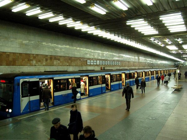 Новини Києва - У метро Києва пасажир впав на колії