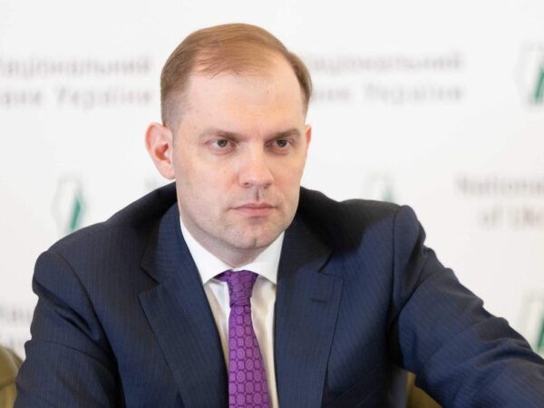 Новини бізнесу - У Нацбанку пояснили, чому дешевшає гривня