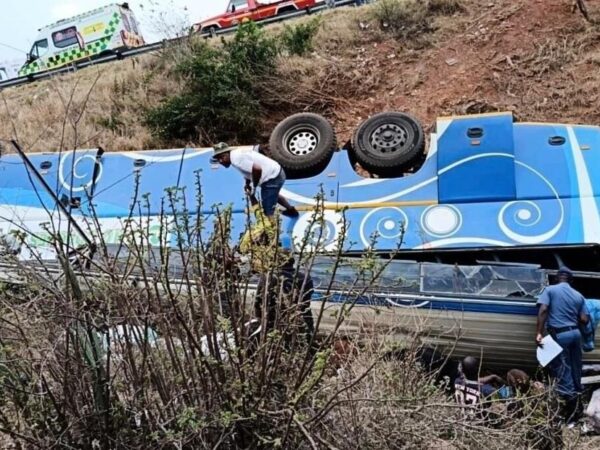 Новини світу - У ПАР перекинувся автобус: загинуло понад 40 людей