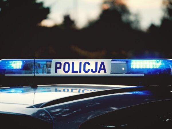 Новини світу - У Польщі затримала чоловіків, які зірвали прапор з консульства України