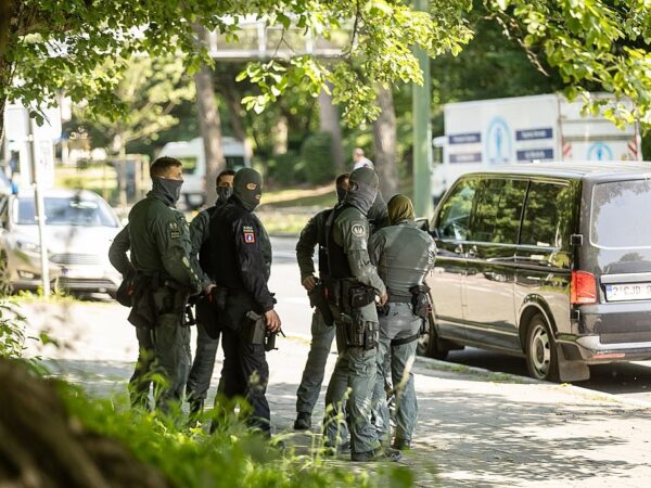 Новини світу - У Європі викрили банду, що крала люксові авто для продажу в Дубаї