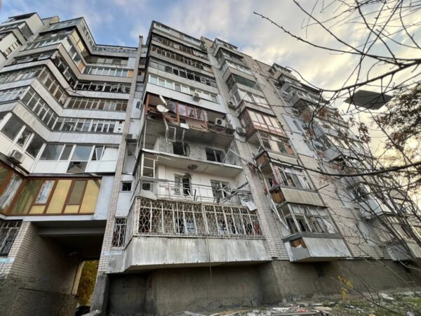 Новини України - Удар по Херсону: двоє загиблих, 14 поранених