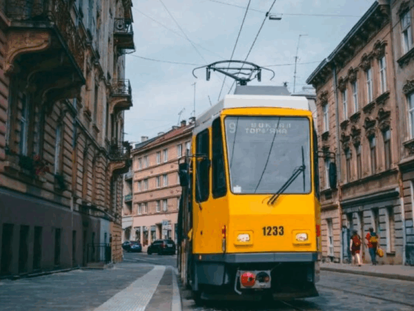 Новини України - Удар по Львову: у місті перебої зі світлом і роботою транспорту