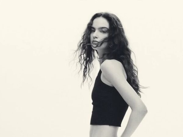 Без категорії - Українка стала обличчям бренду Кайлі Дженнер