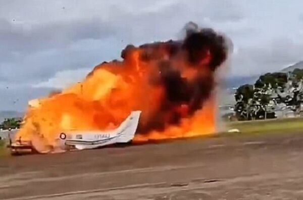 Новини світу - В аеропорту Венесуели розбився літак, є загиблі