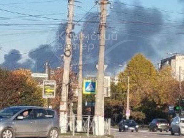 Новини України - В Криму гриміли вибухи: загорілась нафтобази