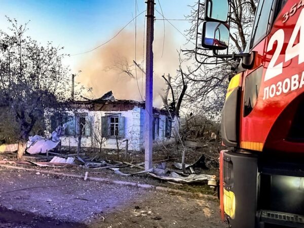 Новини України - В Лозовій четверо поранених через удар російської бомби