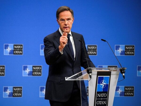 Новини світу - В НАТО виникла сварка через російські літаки - ЗМІ