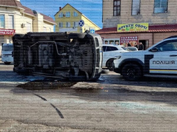 Новини України - В Одесі натовп перекинув мікроавтобус ТЦК