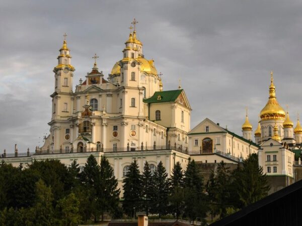 Новини України - В Почаївській лаврі проводять обшуки