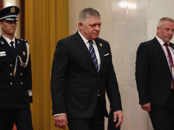 Новини світу - В Словаччині міністр звинувати президента в спробі "повалити уряд Фіцо"