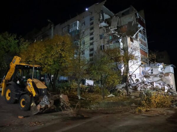 Новини України - Вибух у Хмельницькому: під завалами шукають жінку