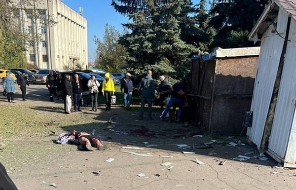 Новини України - Вибух замінованої колонки в Луганську: потерпілий помер у лікарні