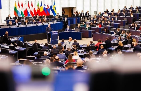Новини світу - Європарламент спростив позбавлення безвізу країн