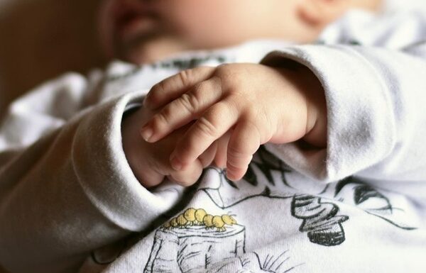 Новини України - З окупації повернули молоду маму з немовлям