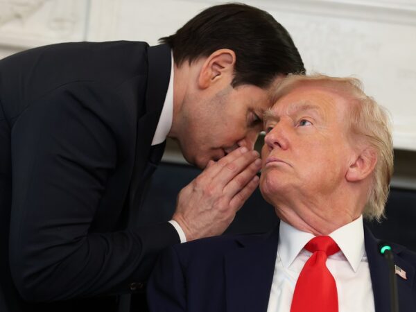 Новини світу - ЗМІ дізналися, хто переконав Трампа запровадити санкції проти РФ