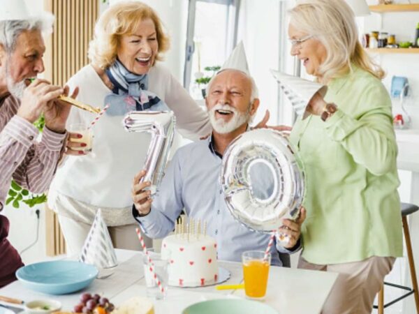 Без категорії - 70 років гідності та мудрості: як гарно привітати з ювілеєм