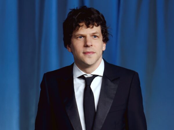 Новини культури - Актор Джессі Айзенберг віддасть нирку незнайомцю